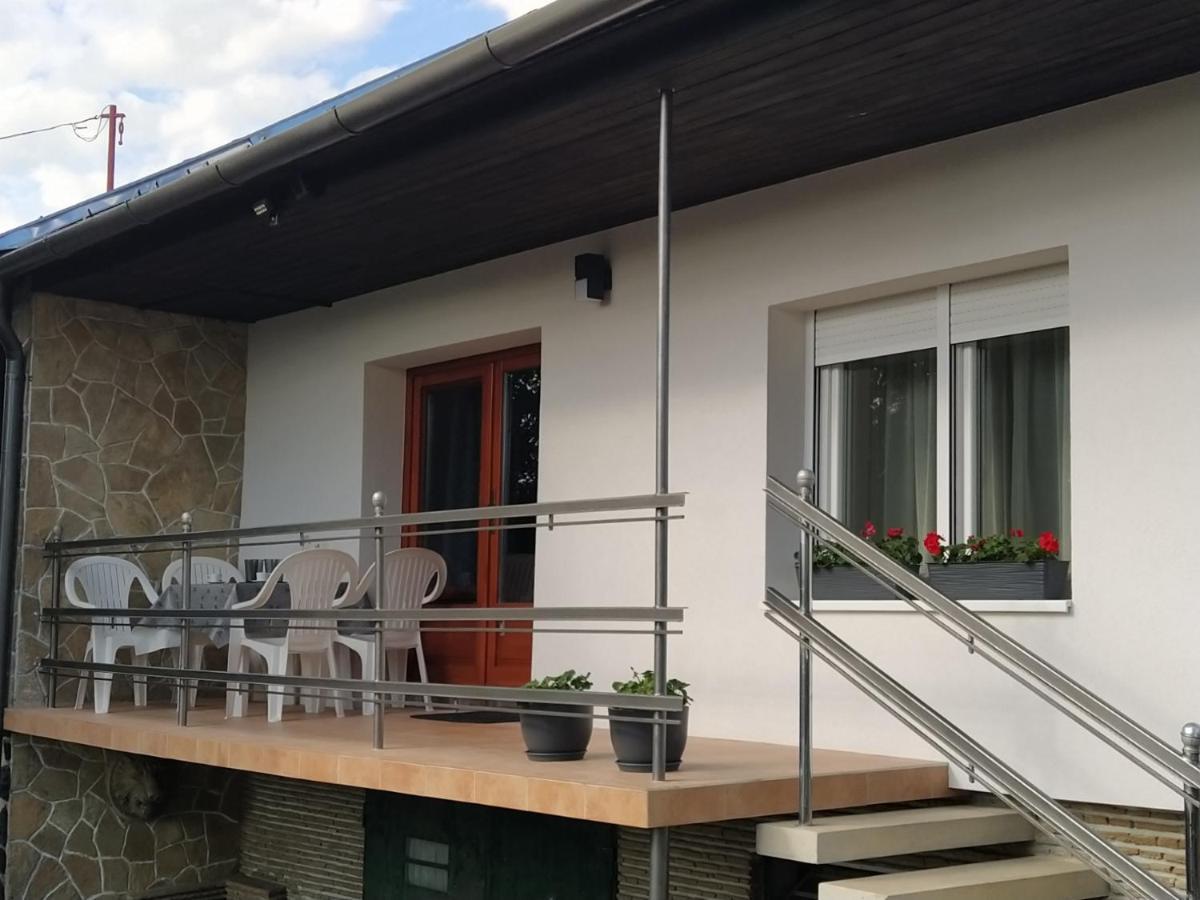 Kertes Nyaralohaz Villa Кестели Екстериор снимка