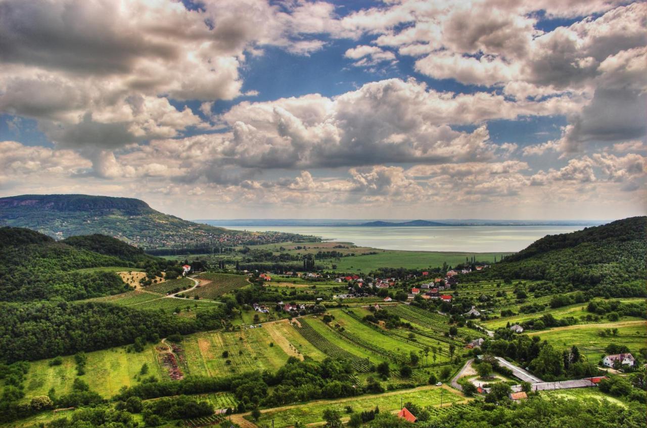 Kertes Nyaralohaz Villa Кестели Екстериор снимка